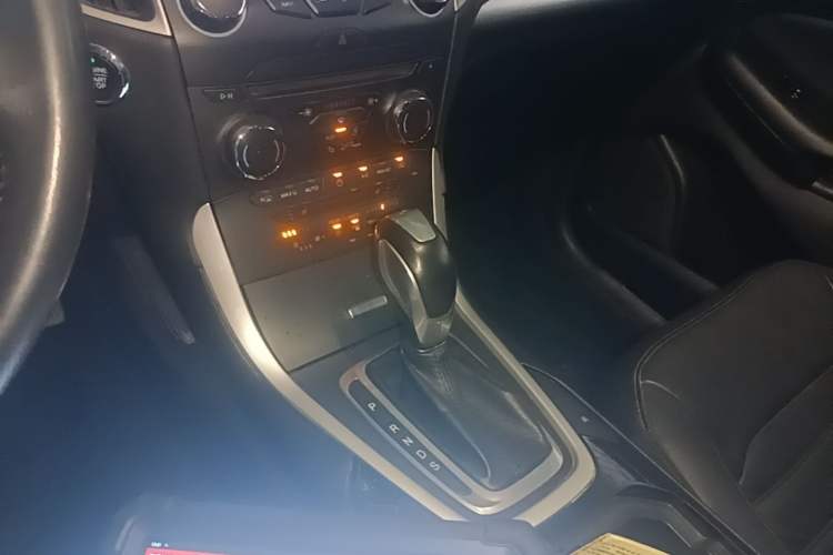 Used Ford Edge 2018 EcoBoost 245 Two-Wheel-Drive Platinum Edition 7-Seater China V Emission Standard Gear Lever