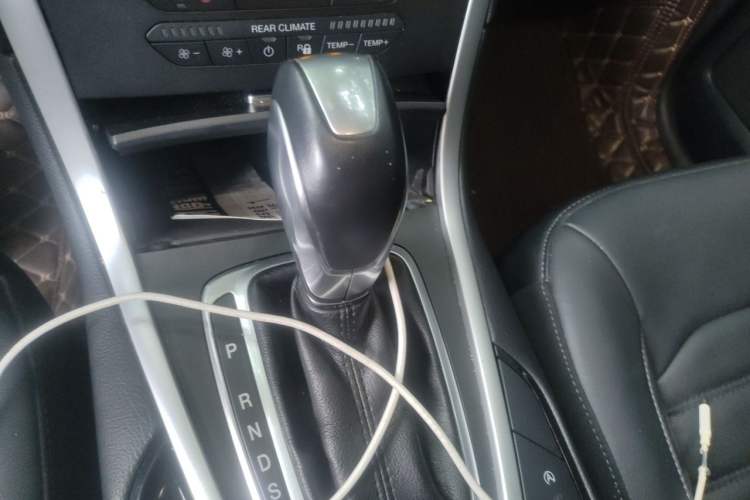 Used Ford Edge 2018 EcoBoost 245 Two-Wheel-Drive Platinum Edition 7-Seater China V Emission Standard Gear Lever