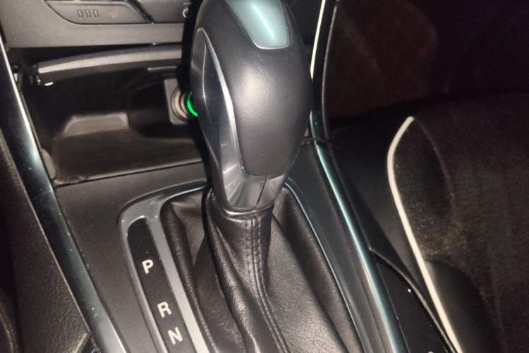 Used Ford Edge 2018 EcoBoost 245 Two-Wheel-Drive Titanium 7-Seater China V Standard Gear Lever