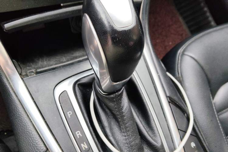 Used Ford Edge 2018 EcoBoost 245 Two-Wheel-Drive Titanium 7-Seater China V Standard Gear Lever
