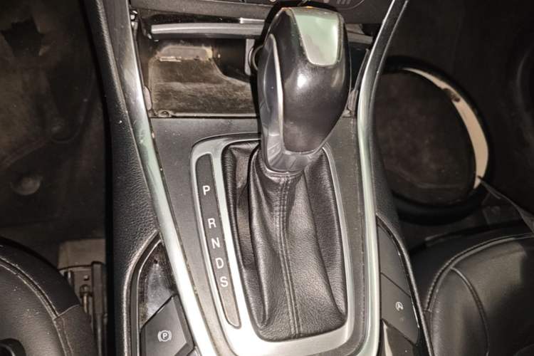Used Ford Edge 2018 EcoBoost 245 Two-Wheel-Drive Titanium 7-Seater China V Standard Gear Lever