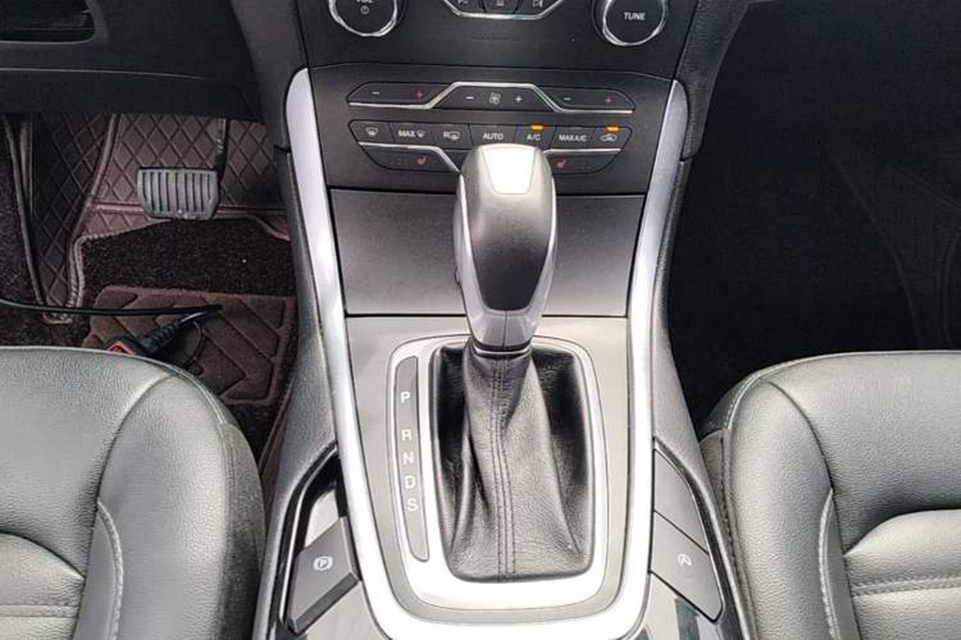 Used Ford Edge 2018 EcoBoost 245 Two-Wheel-Drive Titanium 7-Seater China VI Standard Gear Lever