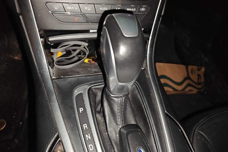 Used Ford Edge 2018 EcoBoost 245 Two-Wheel-Drive Titanium 7-Seater China V Standard Gear Lever
