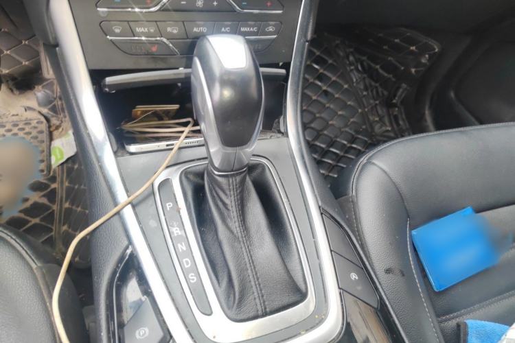 Used Ford Edge 2018 EcoBoost 245 Two-Wheel-Drive Titanium 7-Seater China VI Standard Gear Lever