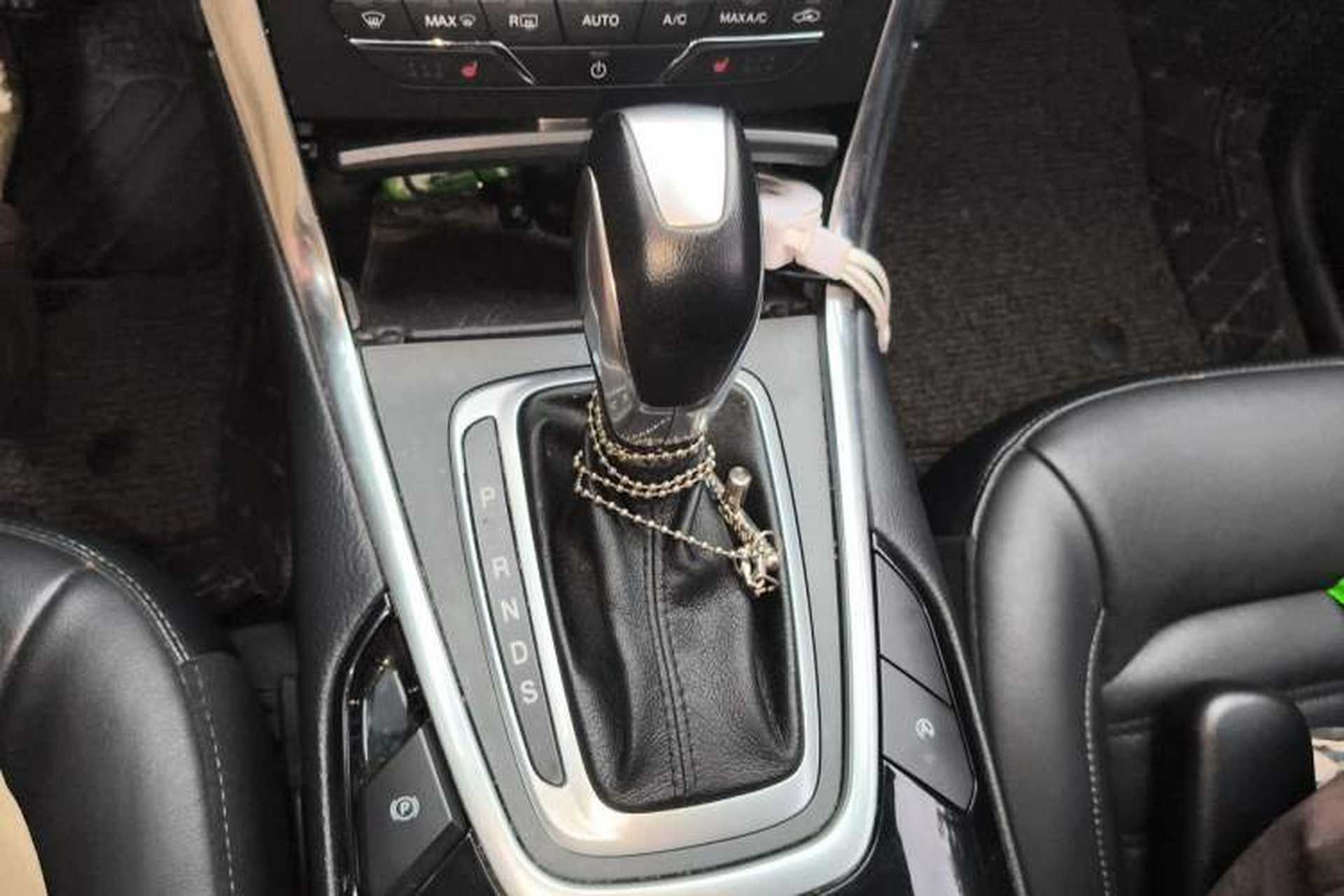Used Ford Edge 2018 EcoBoost 245 Two-Wheel-Drive Titanium 7-Seater China V Standard Gear Lever
