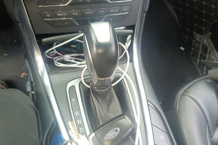 Used Ford Edge 2018 EcoBoost 245 Two-Wheel-Drive Titanium 7-Seater China V Standard Gear Lever