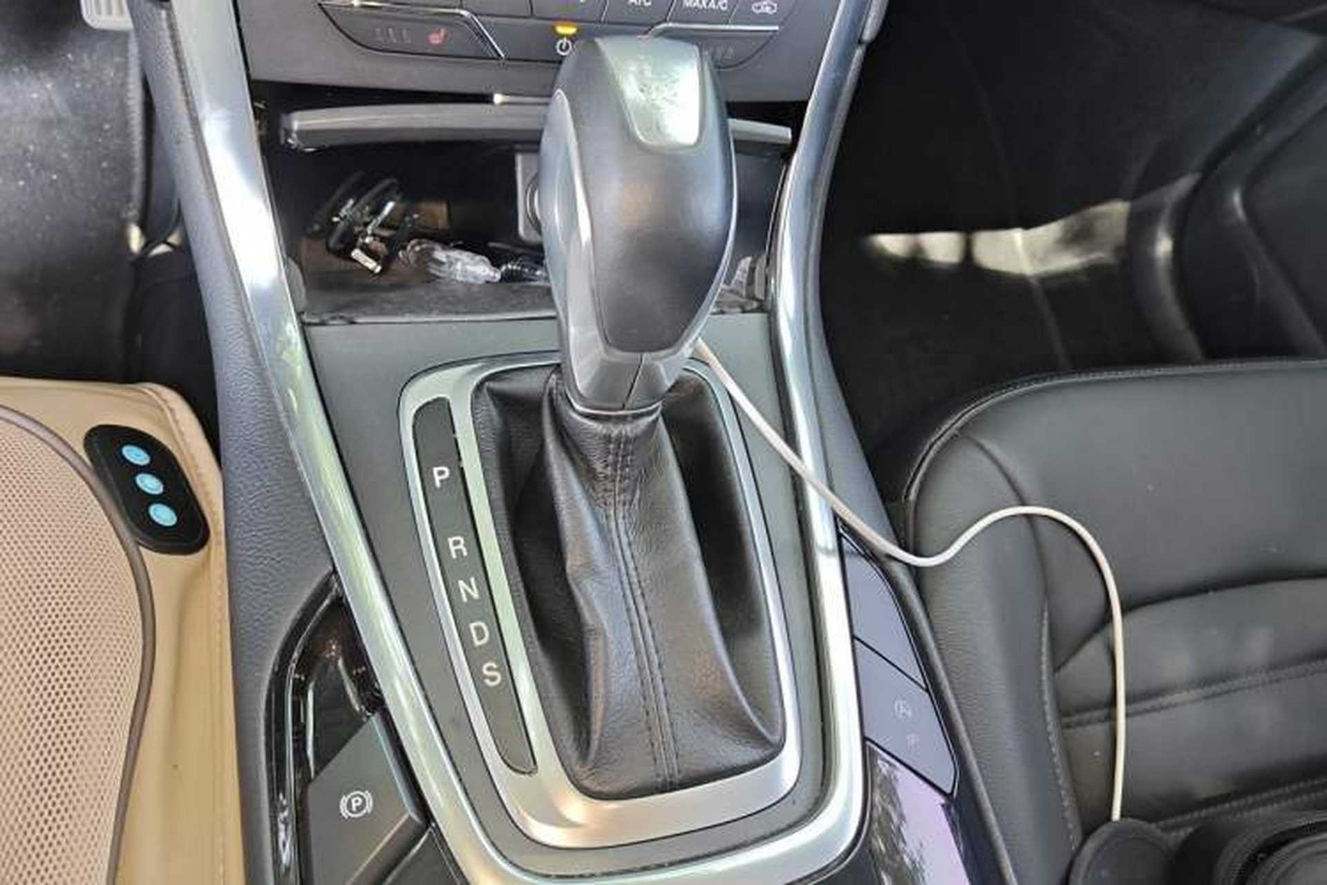 Used Ford Edge 2018 EcoBoost 245 Two-Wheel-Drive Titanium 7-Seater China V Standard Gear Lever