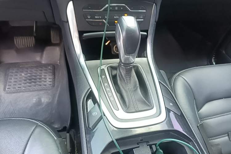 Used Ford Edge 2018 EcoBoost 245 Two-Wheel-Drive Titanium 7-Seater China V Standard Gear Lever