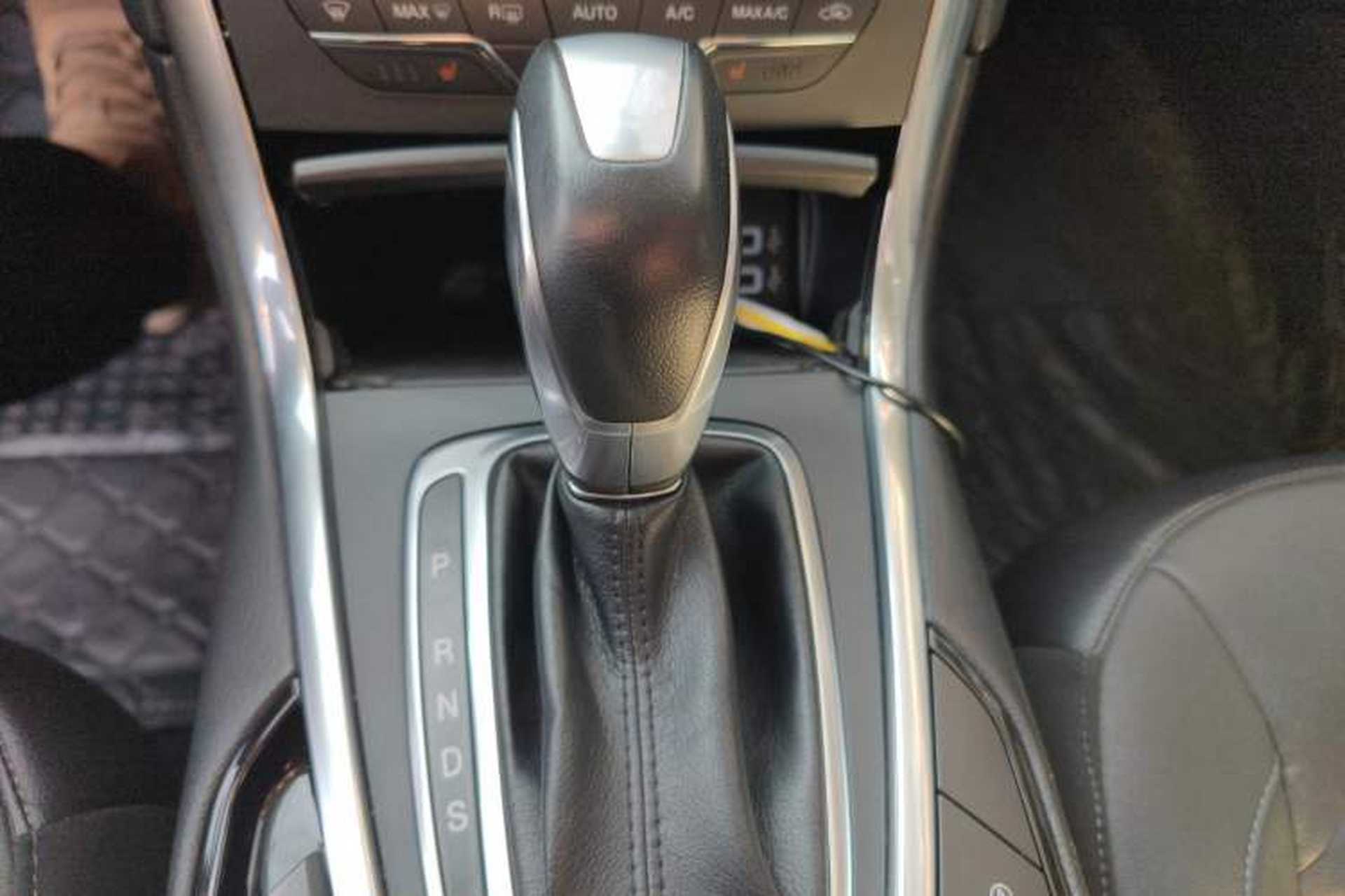 Used Ford Edge 2018 EcoBoost 245 Two-Wheel-Drive Titanium 7-Seater China V Standard Gear Lever