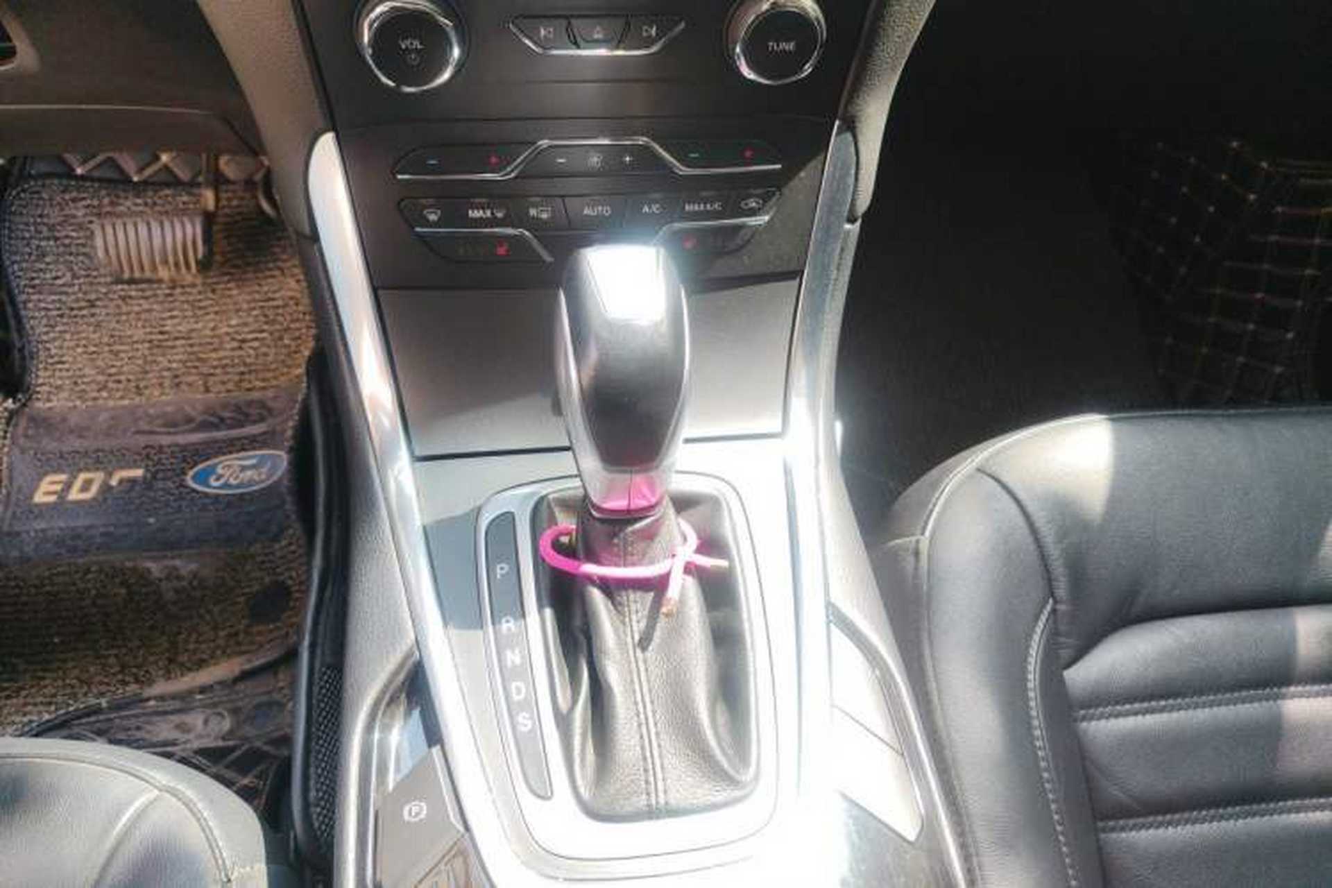 Used Ford Edge 2018 EcoBoost 245 Two-Wheel-Drive Titanium 7-Seater China V Standard Gear Lever