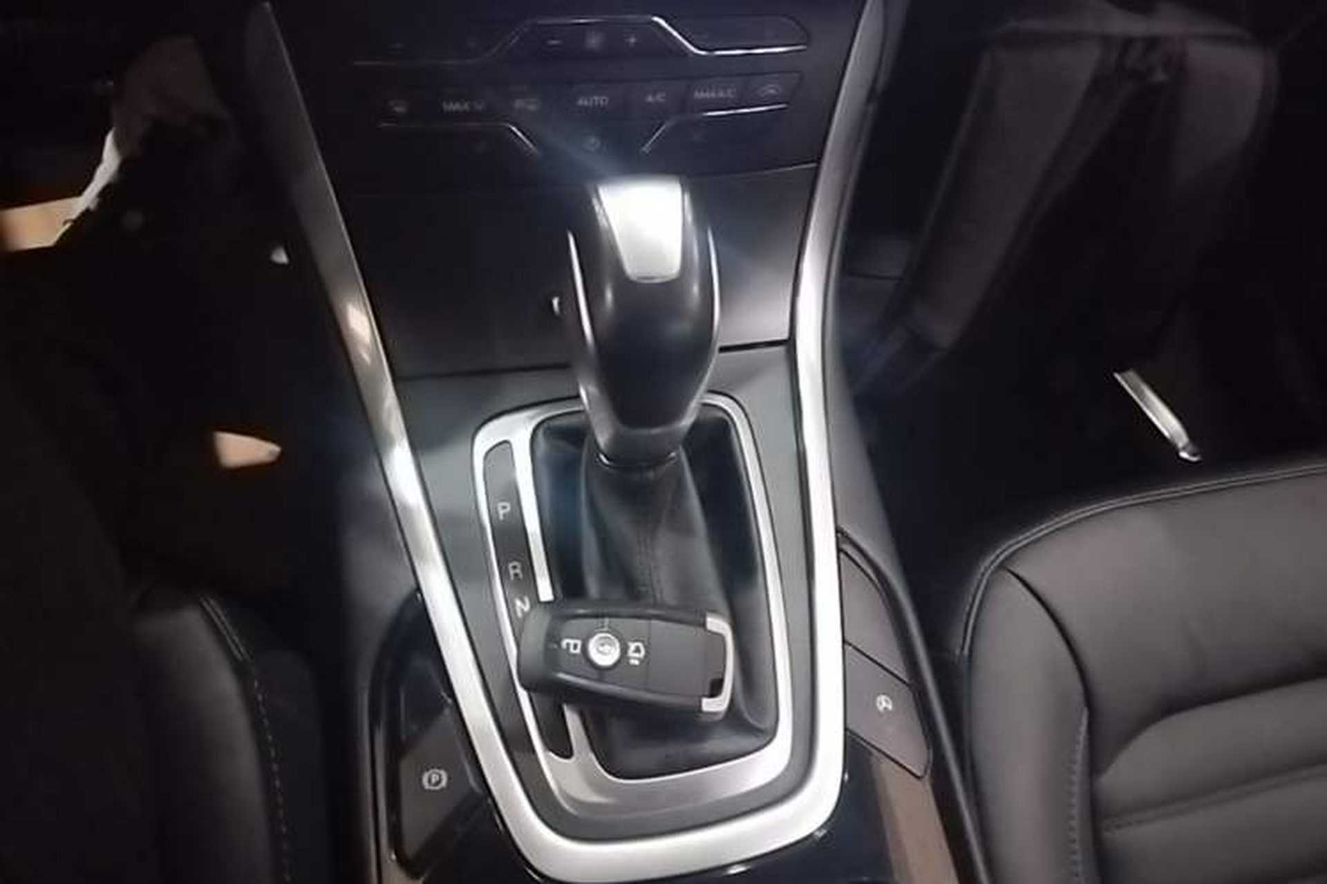 Used Ford Edge 2018 EcoBoost 245 Two-Wheel-Drive Titanium 7-Seater China V Standard Gear Lever