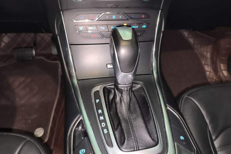 Used Ford Edge 2018 EcoBoost 245 Two-Wheel-Drive Titanium 7-Seater China V Standard Gear Lever