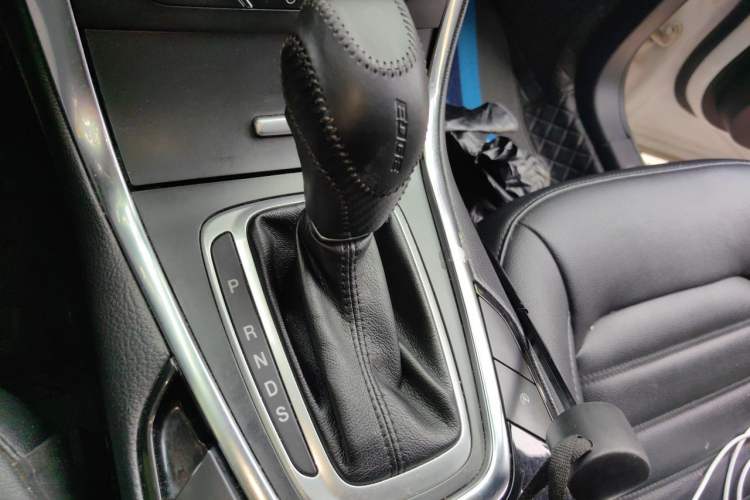 Used Ford Edge 2018 EcoBoost 245 Two-Wheel-Drive Titanium 7-Seater China VI Standard Gear Lever