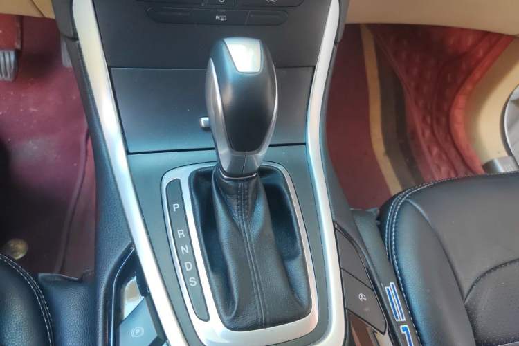 Used Ford Edge 2018 EcoBoost 245 Two-Wheel-Drive Titanium 5-Seater China V Standard Gear Lever