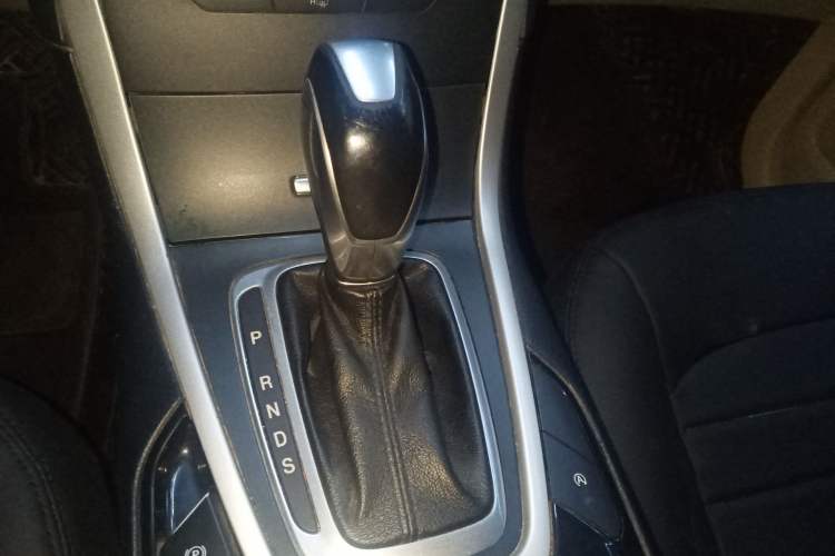 Used Ford Edge 2018 EcoBoost 245 Two-Wheel-Drive Titanium 5-Seater China V Standard Gear Lever