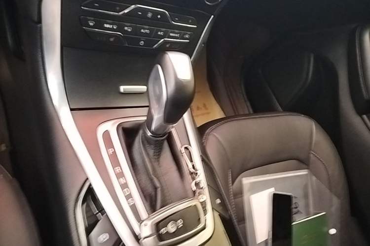 Used Ford Edge 2018 EcoBoost 245 Two-Wheel-Drive Titanium 7-Seater China V Standard Gear Lever