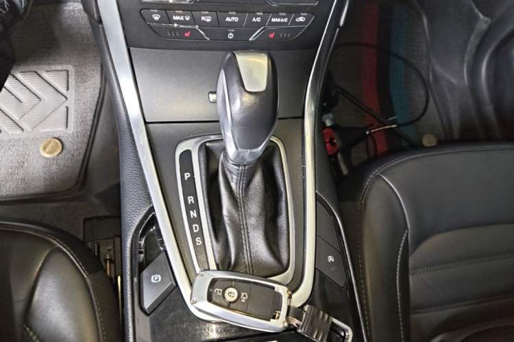 Used Ford Edge 2018 EcoBoost 245 Two-Wheel-Drive Titanium 7-Seater China V Standard Gear Lever
