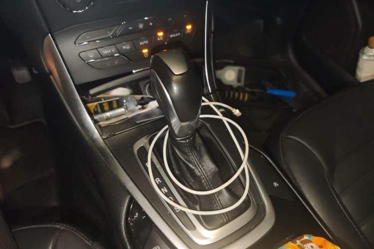 Used Ford Edge 2018 EcoBoost 245 Two-Wheel-Drive Titanium 7-Seater China V Standard Gear Lever