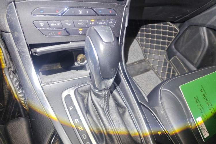 Used Ford Edge 2018 EcoBoost 245 Two-Wheel-Drive Titanium 7-Seater China V Standard Gear Lever