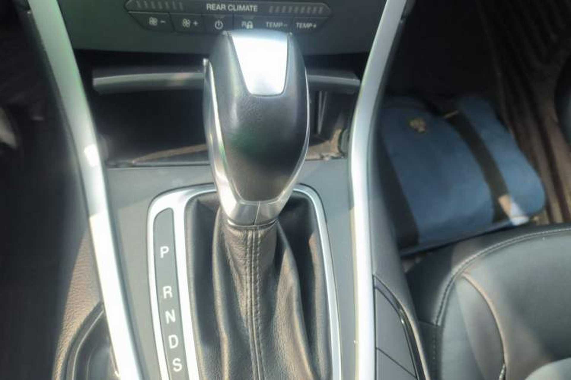Used Ford Edge 2018 EcoBoost 245 Two-Wheel-Drive Platinum Edition 7-Seater China V Emission Standard Gear Lever