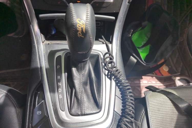 Used Ford Edge 2018 EcoBoost 245 Two-Wheel-Drive Titanium 7-Seater China V Standard Gear Lever