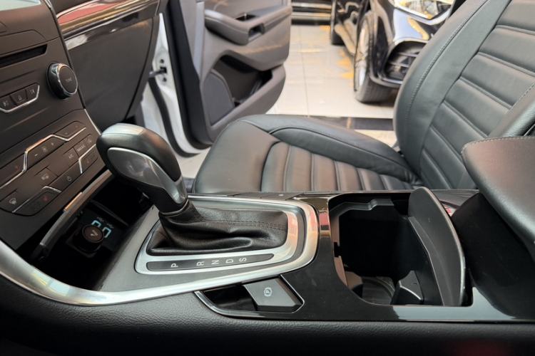 Used Ford Edge 2018 EcoBoost 245 Two-Wheel-Drive Titanium 7-Seater China V Standard Gear Lever