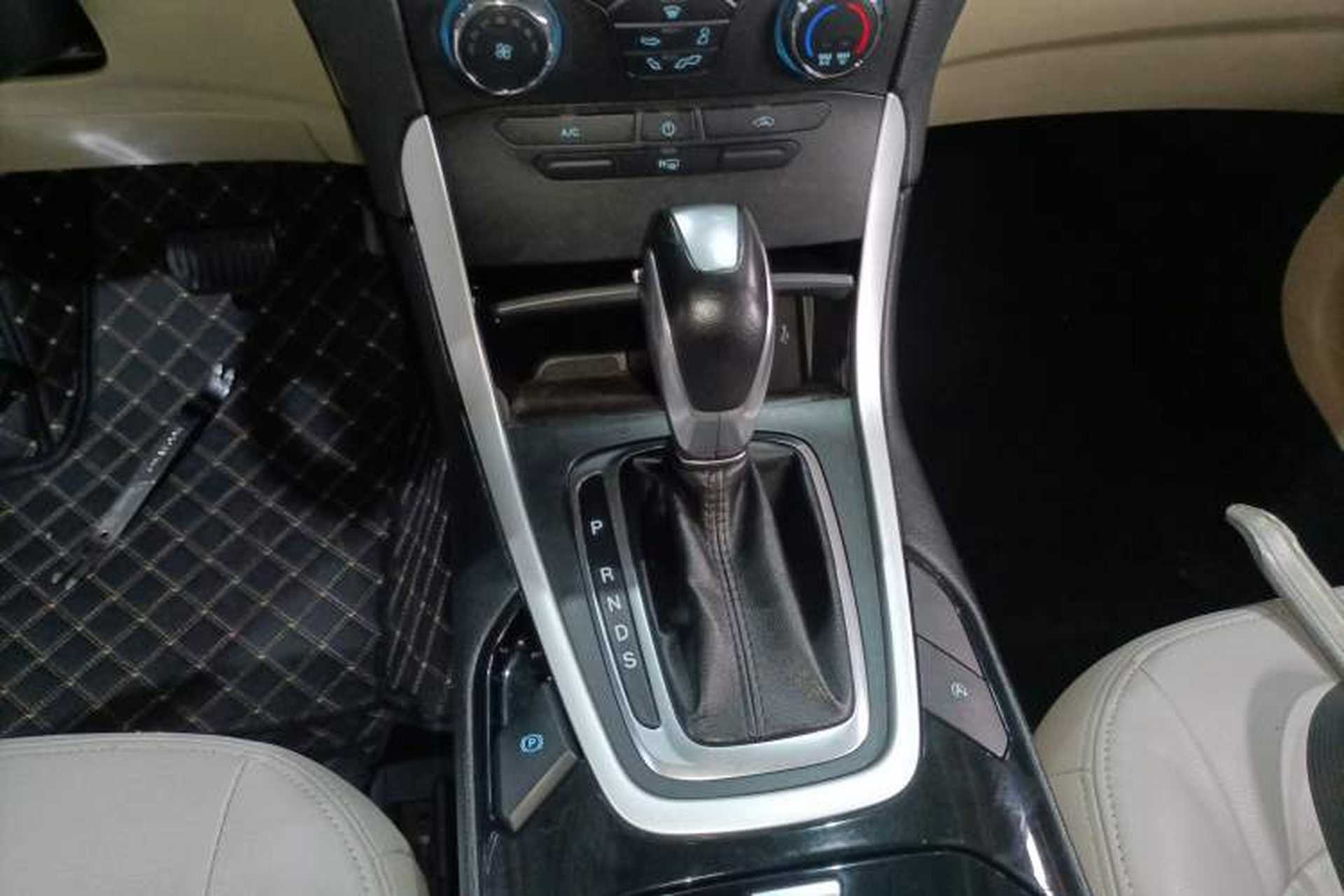 Used Ford Edge 2018 EcoBoost 245 Two-Wheel-Drive Titanium 5-Seater China V Standard Gear Lever