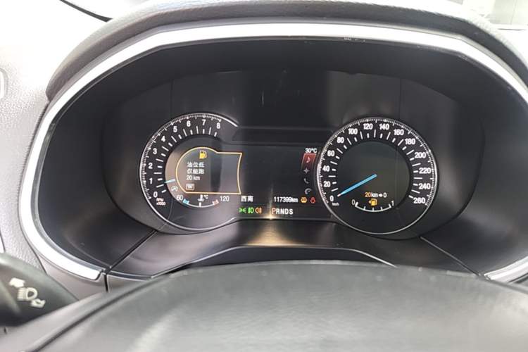 Used Ford Edge 2018 EcoBoost 245 Four-Wheel Drive Titanium 7-Seater Instrument Cluster