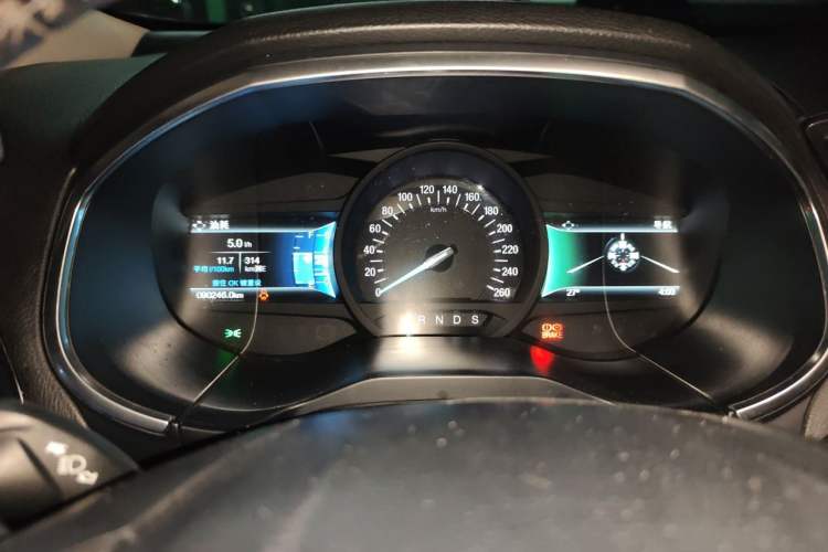 Used Ford Edge 2018 EcoBoost 245 Four-Wheel Drive Titanium 7-Seater Instrument Cluster