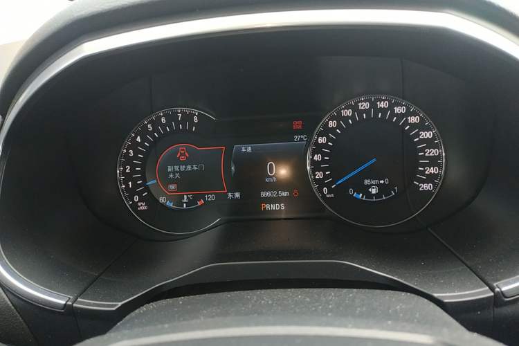Used Ford Edge 2018 EcoBoost 245 Four-Wheel Drive Titanium 7-Seater Instrument Cluster