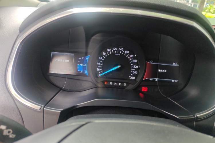 Used Ford Edge 2018 EcoBoost 245 Two-Wheel-Drive Titanium 7-Seater China VI Standard Instrument Cluster