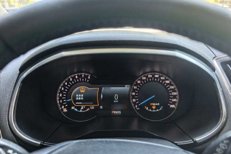 Used Ford Edge 2018 EcoBoost 245 Four-Wheel Drive Titanium 7-Seater Instrument Cluster