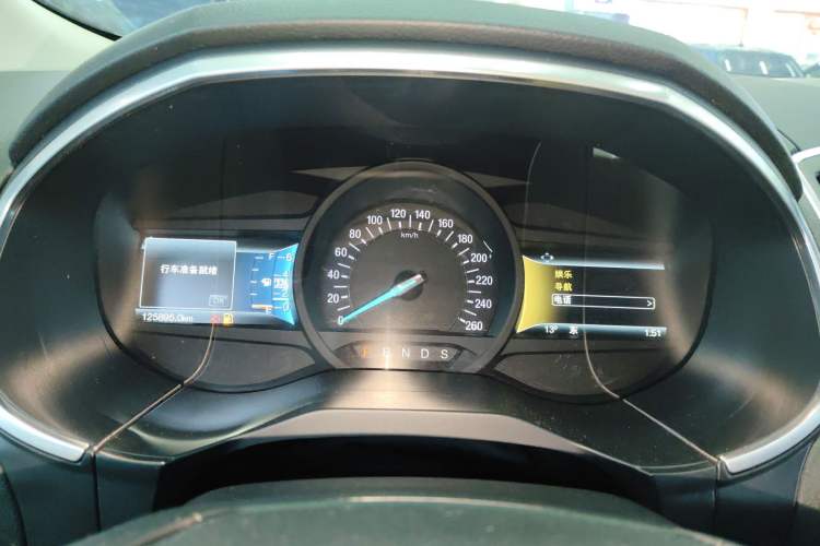 Used Ford Edge 2018 EcoBoost 245 Four-Wheel Drive Titanium 7-Seater Instrument Cluster