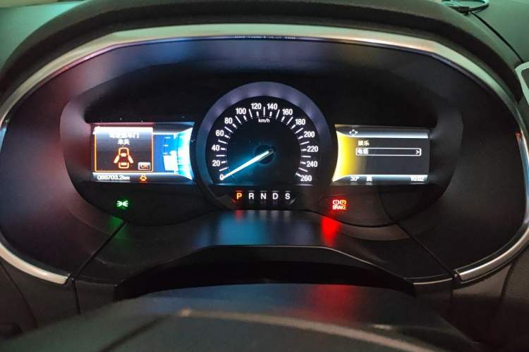 Used Ford Edge 2018 EcoBoost 245 Two-Wheel-Drive Titanium 7-Seater China V Standard Instrument Cluster