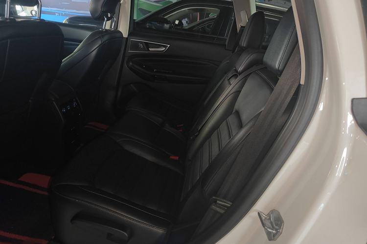 Used Ford Edge 2018 EcoBoost 245 Two-Wheel-Drive Titanium 7-Seater China V Standard Interior 1