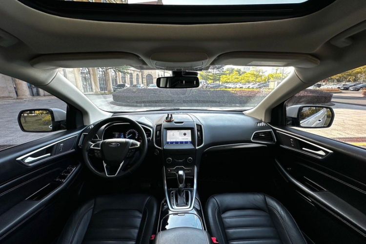 Used Ford Edge 2018 EcoBoost 245 Two-Wheel-Drive Titanium 7-Seater China V Standard Interior 1