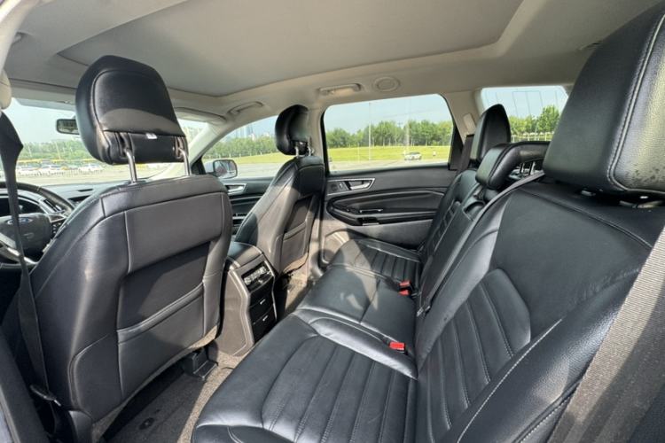 Used Ford Edge 2018 EcoBoost 245 Two-Wheel-Drive Titanium 7-Seater China V Standard Interior 1