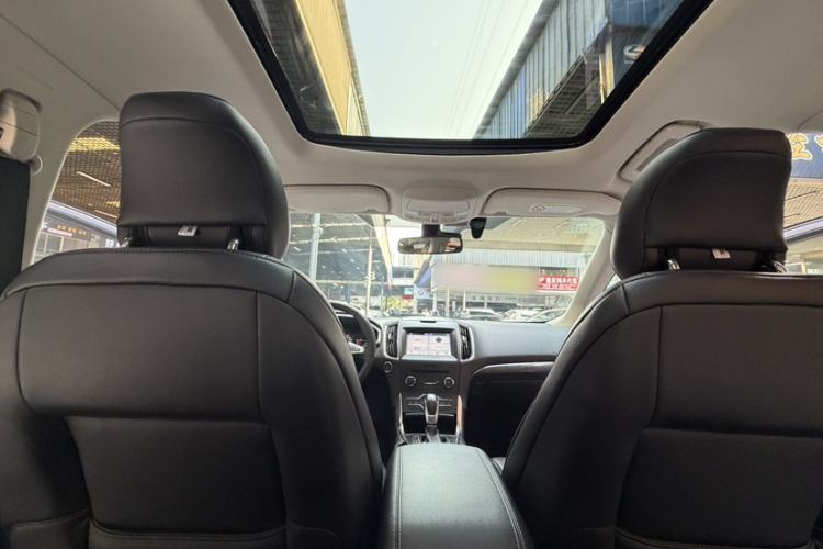Used Ford Edge 2018 EcoBoost 245 Two-Wheel-Drive Titanium 7-Seater China V Standard Interior 12