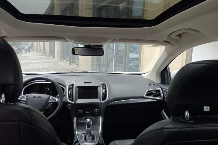 Used Ford Edge 2018 EcoBoost 245 Two-Wheel-Drive Titanium 7-Seater China VI Standard Interior 2
