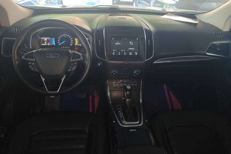 Used Ford Edge 2018 EcoBoost 245 Two-Wheel-Drive Titanium 7-Seater China V Standard Interior 3