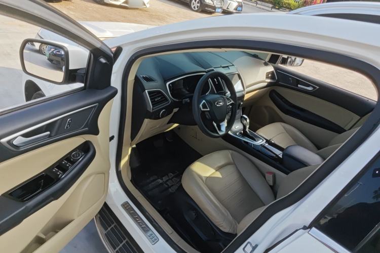 Used Ford Edge 2018 EcoBoost 245 Two-Wheel-Drive Titanium 5-Seater China V Standard Interior 3