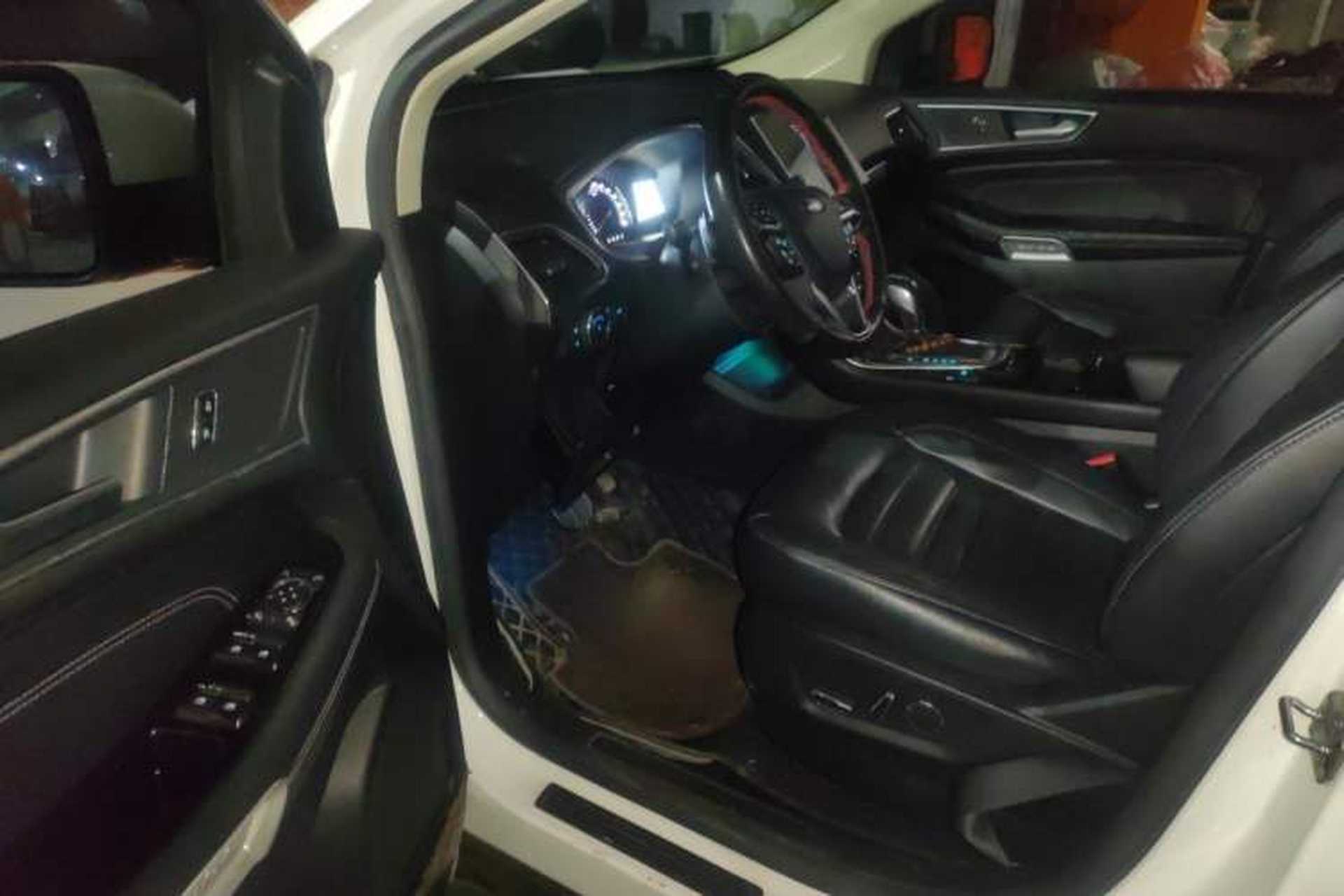 Used Ford Edge 2018 EcoBoost 245 Two-Wheel-Drive Titanium 7-Seater China V Standard Interior 3
