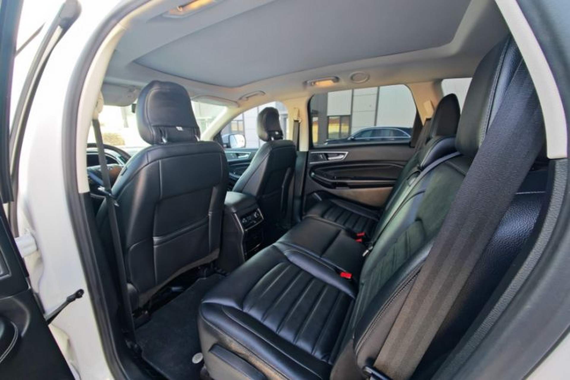 Used Ford Edge 2018 EcoBoost 245 Four-Wheel Drive Titanium 7-Seater Interior 3