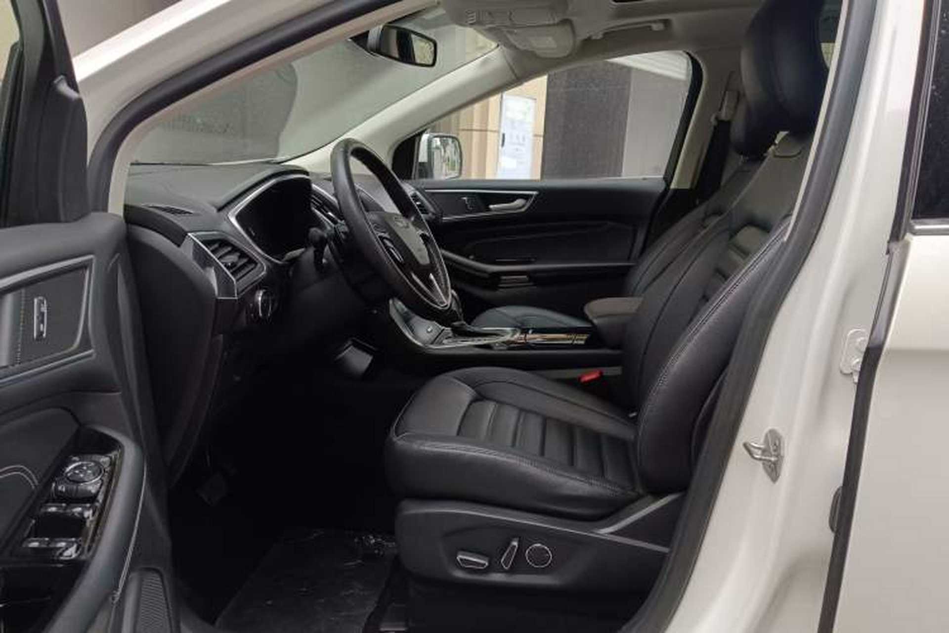 Used Ford Edge 2018 EcoBoost 245 Two-Wheel-Drive Titanium 7-Seater China VI Standard Interior 3