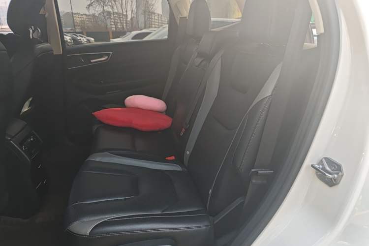 Used Ford Edge 2018 EcoBoost 245 Four-Wheel Drive Sporty 7-Seater China V Standard Interior 4