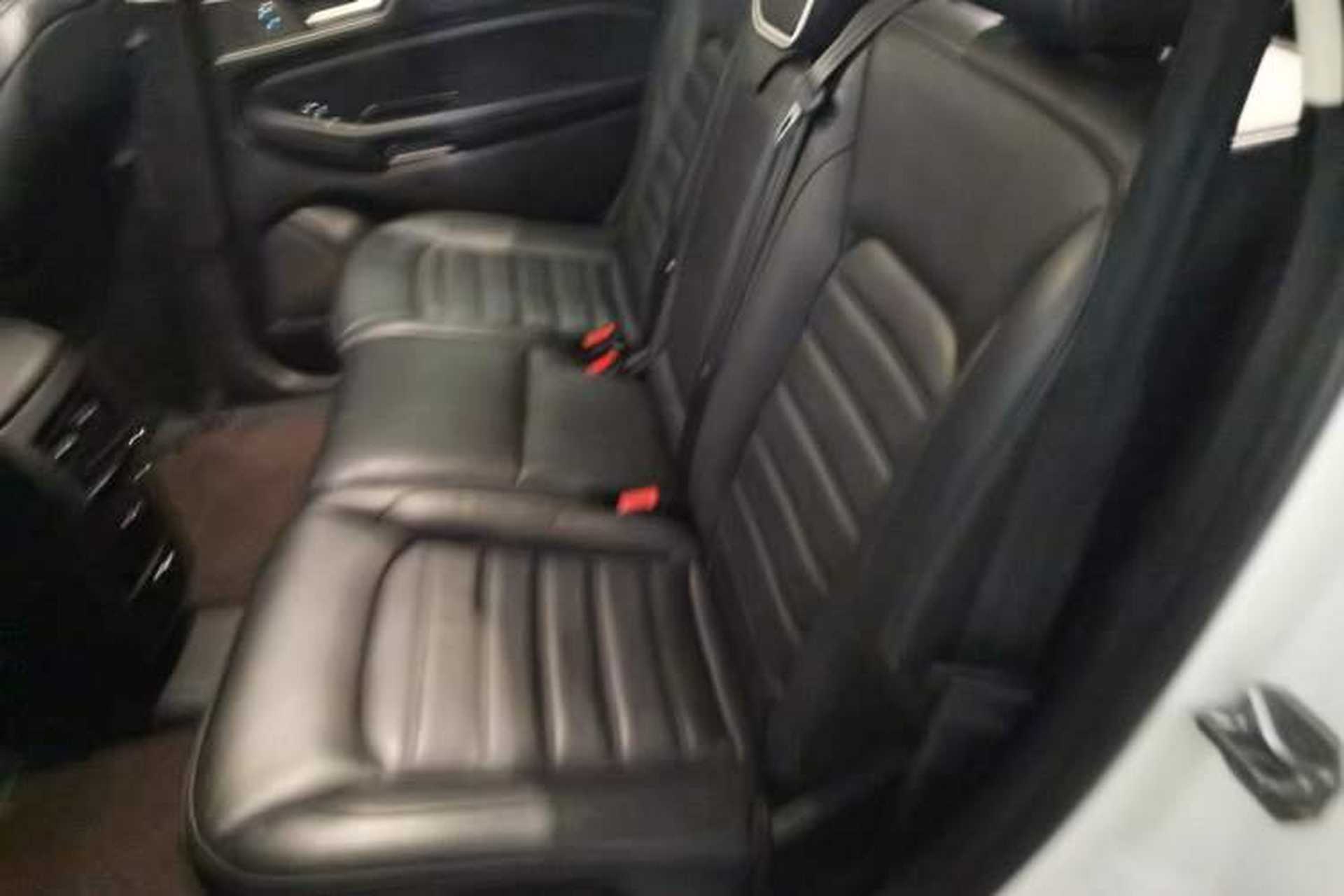 Used Ford Edge 2018 EcoBoost 245 Two-Wheel-Drive Platinum Edition 5 Seats Interior 4