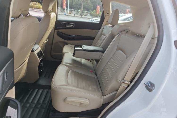 Used Ford Edge 2018 EcoBoost 245 Two-Wheel-Drive Titanium 5-Seater China V Standard Interior 4