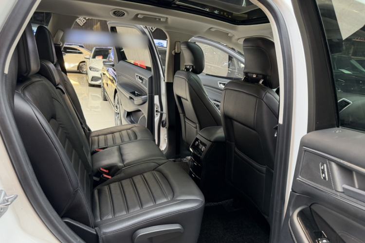Used Ford Edge 2018 EcoBoost 245 Two-Wheel-Drive Titanium 7-Seater China V Standard Interior 4