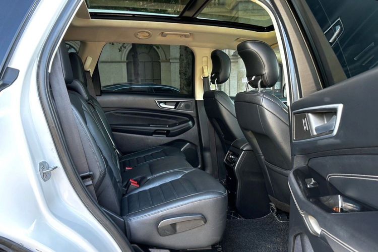 Used Ford Edge 2018 EcoBoost 245 Two-Wheel-Drive Titanium 7-Seater China V Standard Interior 6
