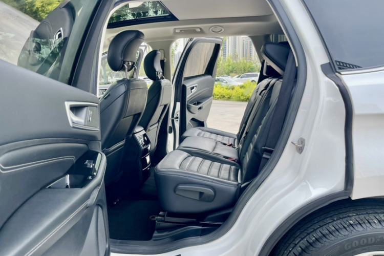 Used Ford Edge 2018 EcoBoost 245 Two-Wheel-Drive Titanium 7-Seater China V Standard Interior 6